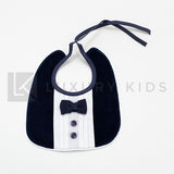 Bavetta Elegante In Ciniglia Con Finto Smoking e Papillon Blu Neonato LA SARTORIA DEI PICCOLI LB358 - LA SARTORIA DEI PICCOLI - LuxuryKids