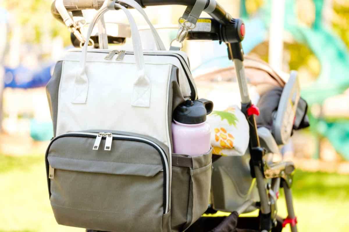 Cosa mettere nella borsa cambio del neonato?