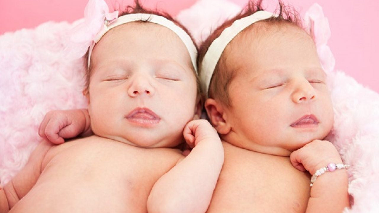 Allattare i gemelli al seno