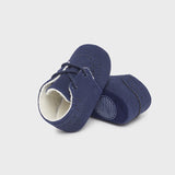 Kinderbettschuhe Modell Oxfords aus Wildleder für Neugeborene MAYORAL 9682