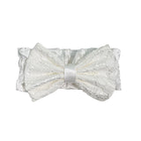 Elegantes Satin-Stirnband mit Spitzenschleife für Neugeborene ISABEL B410