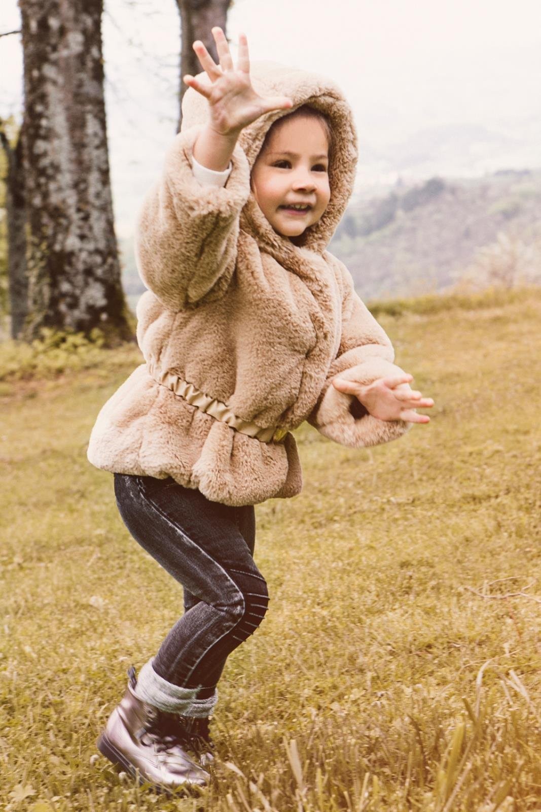 Ecopelliccia Con Cappuccio Beige Neonata Sarabanda R258 - SARABANDA - LuxuryKids