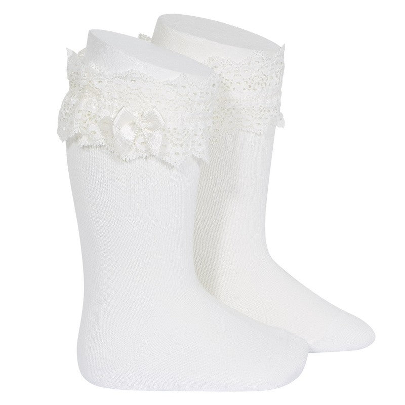 Calzini In Cotone Lunghi Con Pizzo E Fiocco Bambina CONDOR 484 - Condor - LuxuryKids