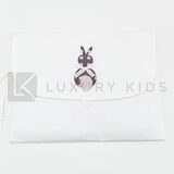 Busta Nascita In Cotone Bianca Con Applicazione Di Coniglio Grigio Neonata LA SARTORIA DEI PICCOLI LBU653 - LA SARTORIA DEI PICCOLI - LuxuryKids