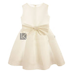 Abito Smanicato Elegante In Rasatello Di Cotone Bianco Con Fiocco Bambina Bufi B461A - BUFI - LuxuryKids