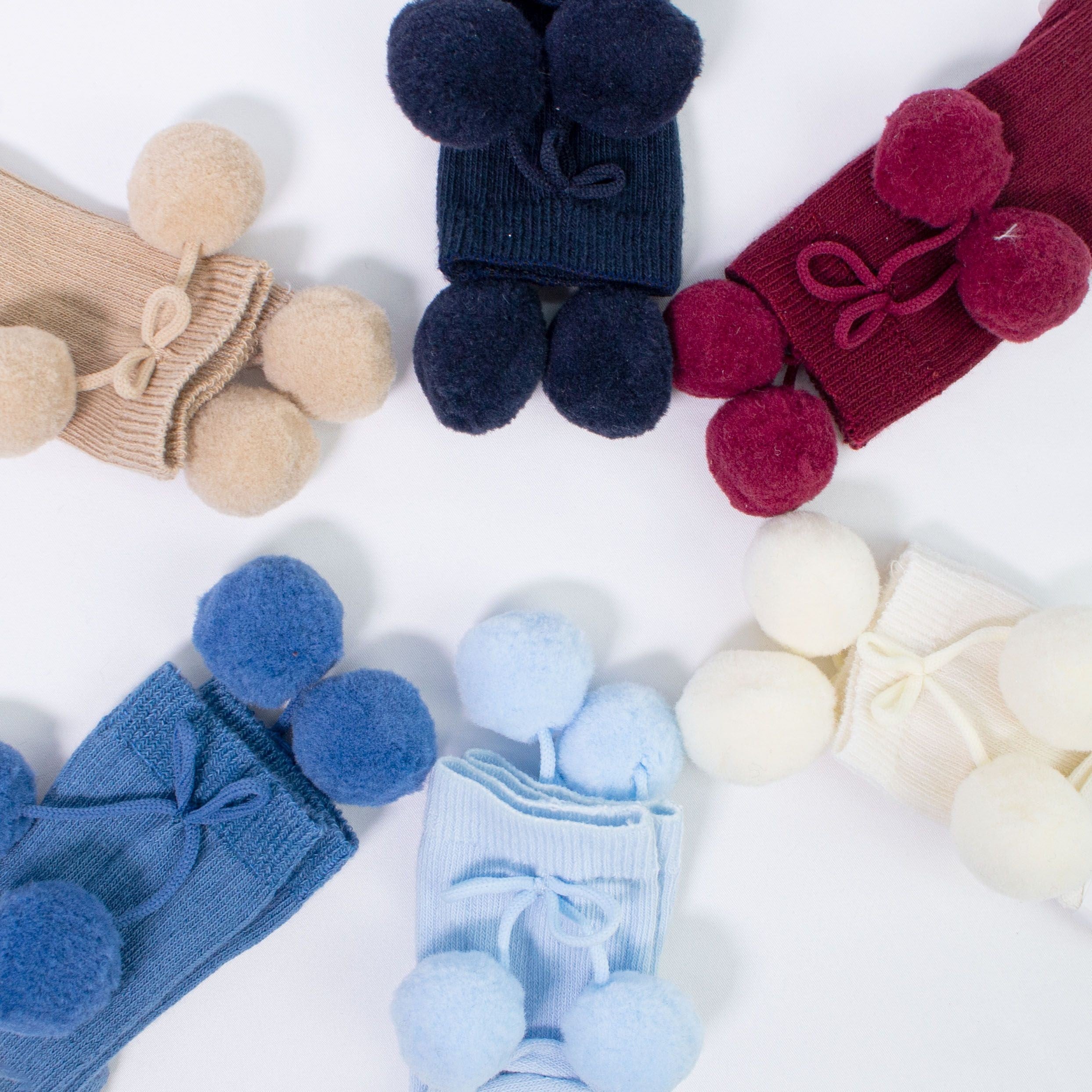 Calzino Lungo In Caldo Cotone Costine Con Pompon Neonati CARLOMAGNO 2341 - CARLOMAGNO - LuxuryKids