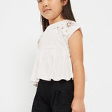 Maglietta Manica Corta Con Ricami In Cotone Sostenibile Bambina MAYORAL 3059 - MAYORAL - Luxury Kids